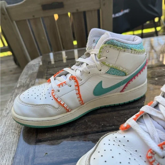 Nike Air Jordan 1 Mid SE Multi Stitch 6.5 Youth/8 Women’s - Picture 5 of 9